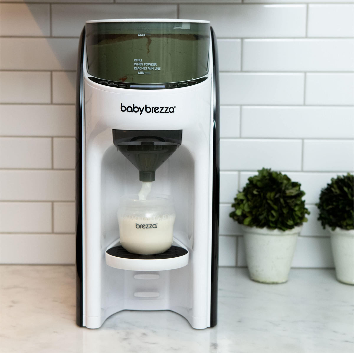 Baby Brezza Formula Pro Advanced Formula Dispenser + Bottle Maker Machine